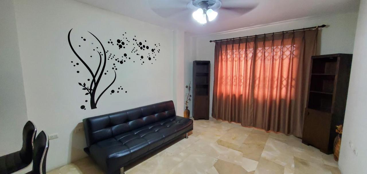 Ncg Suite Guayaquil Luaran gambar